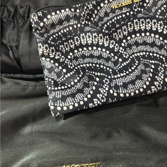 Victoria’s Secret Black Lace Print Travel Lingerie Organizer Bag Set - Picture 3 of 6